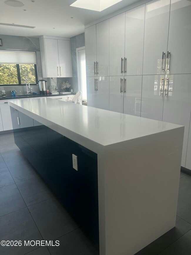 Foto del edificio - 825 Norwood Ave