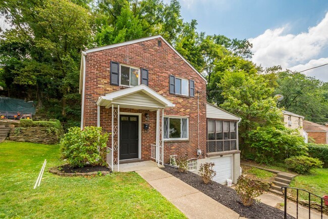 Building Photo - AVAILABLE SEPT 1ST!! GORGEOUS 2 BEDROOM IN PENN HILLS!!