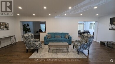 Building Photo - 93 Perivale Crescent