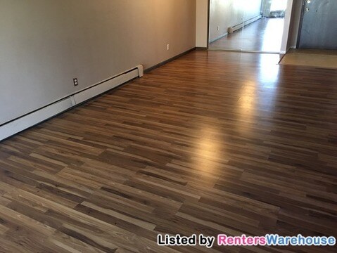 Building Photo - 1601 N Innsbruck Dr