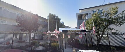 Building Photo - 2555 Foothill Blvd