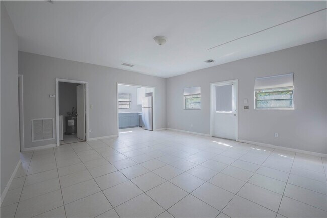 Foto del edificio - 121 NW 36th St