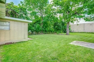 Building Photo - 4440 Castor St