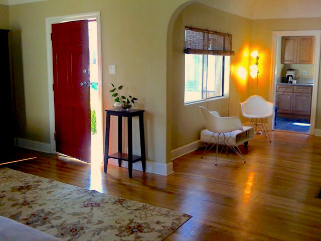 Open living/dining areas - 5208 W 20th St