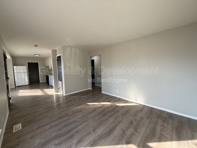 Foto del edificio - 229 Cedarwood Ave