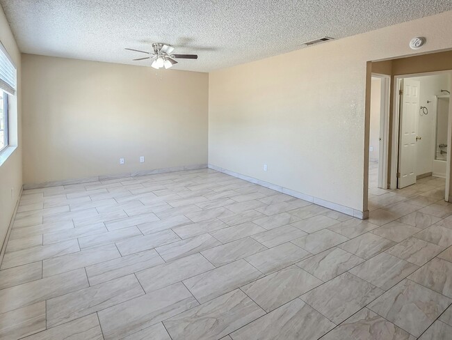 Building Photo - 2704 Villalovos Ct