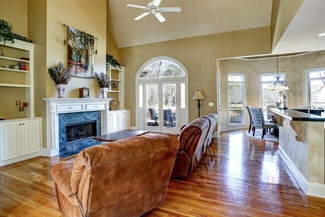 Building Photo - 7610 Wentworth Dr