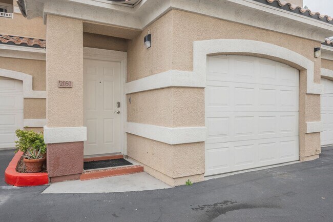 Foto del edificio - Beautiful 2 bedroom condo-North Las Vegas