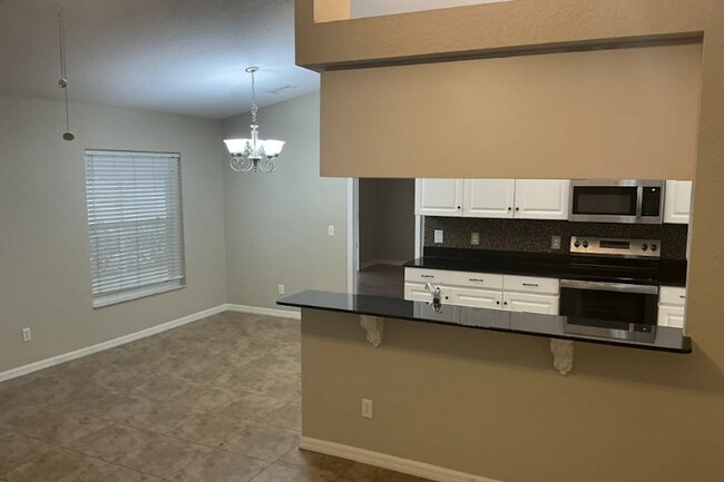 Foto del edificio - 9601 Wydella St