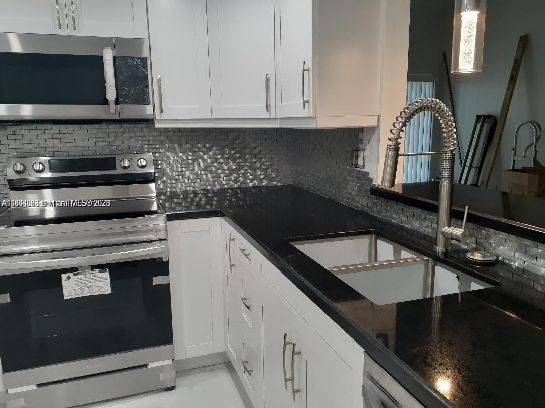 Foto principal - 9421 Fontainebleau Blvd