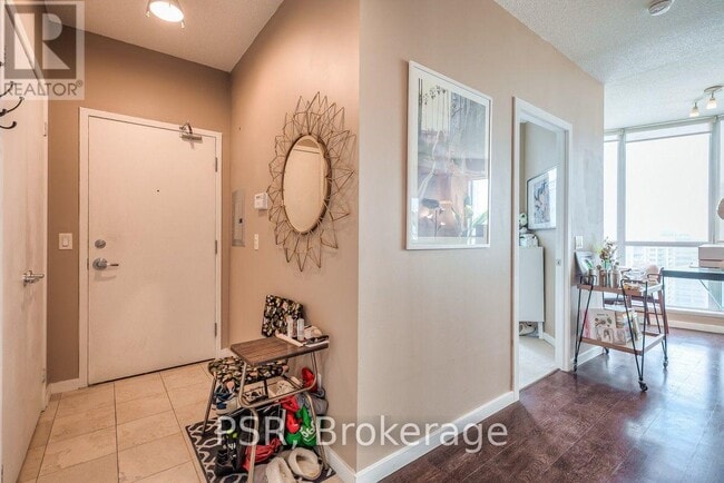 Building Photo - 208 Queens Quay W