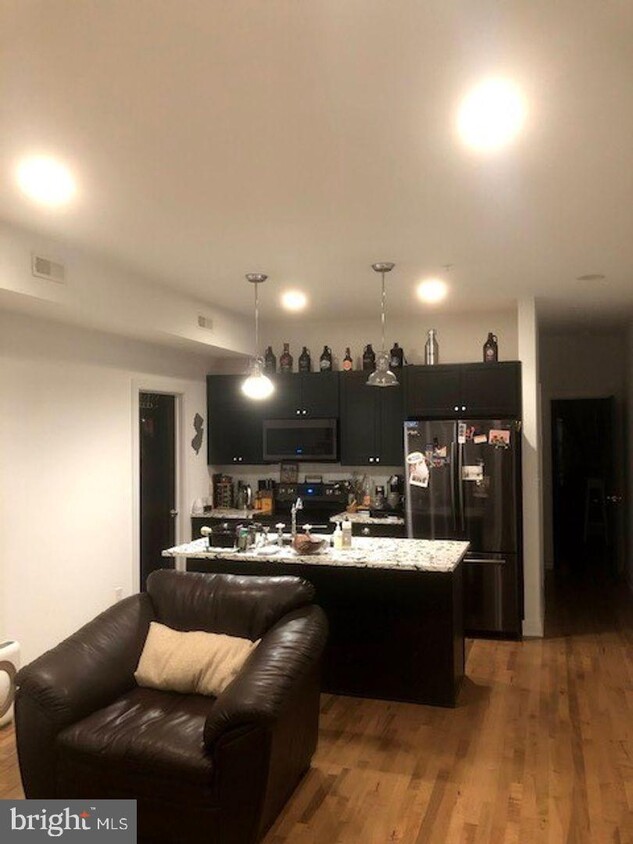 Primary Photo - 1217 N Hancock St