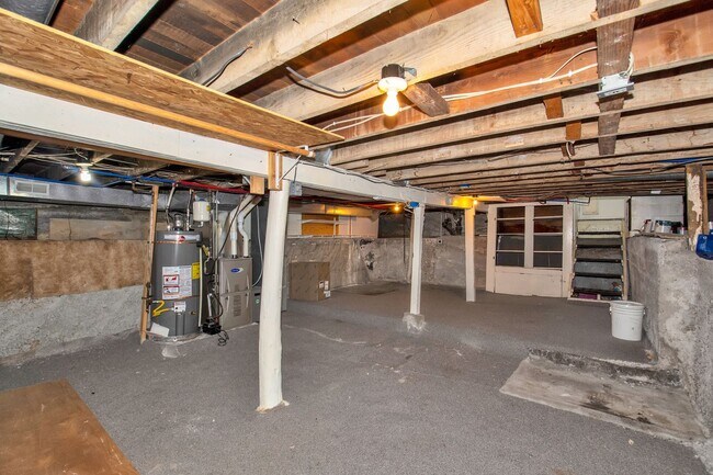 A Gardners Dream 2 Bed 1 Bath Home in Amazing SLC Location! Available NOW! - A Gardners Dream 2 Bed 1 Bath Home in Amazing SLC Location! Available NOW!