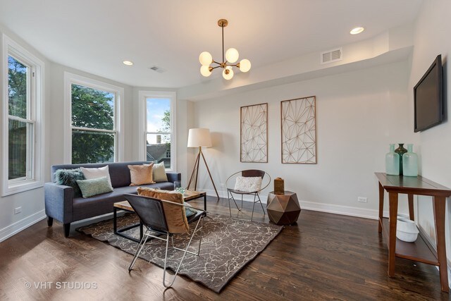 Foto principal - 2954 N Talman Ave