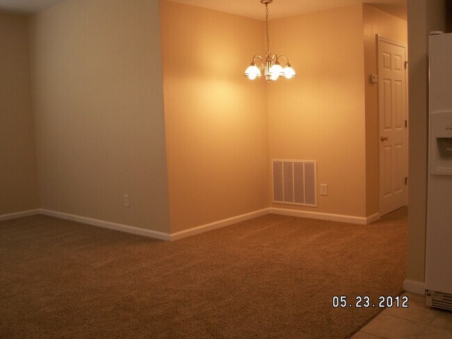 Foto del edificio - 7600 Courtyard Dr