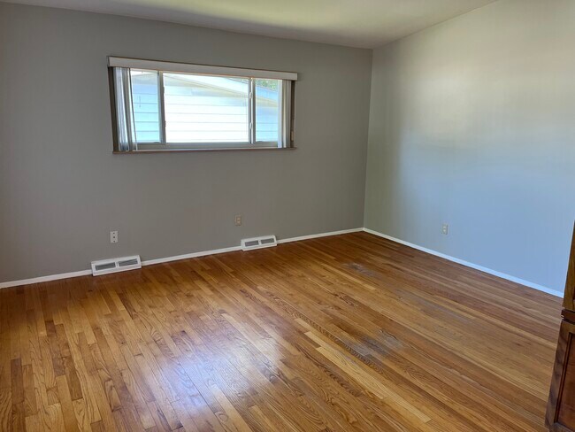 Building Photo - 2760 Flamingo Dr