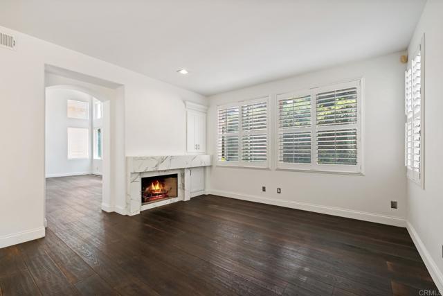 Foto del edificio - 5421 Renaissance Ave