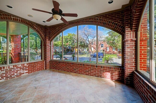 Building Photo - 615 Peden St
