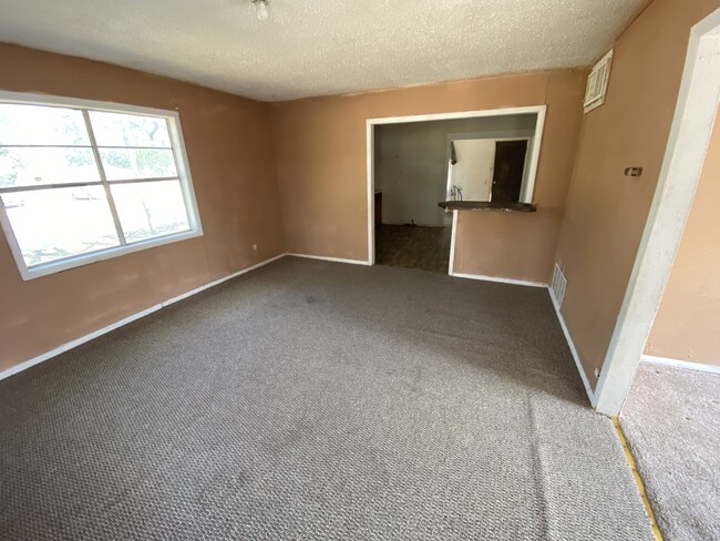 Foto del edificio - 501 E Broadway St