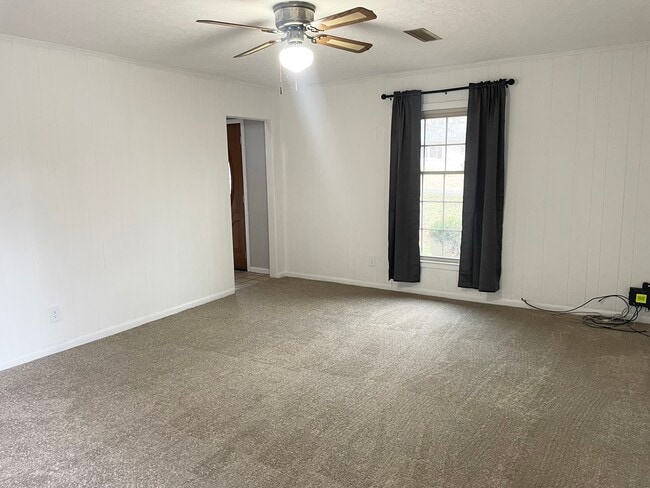 Building Photo - 290 Shawnee Dr