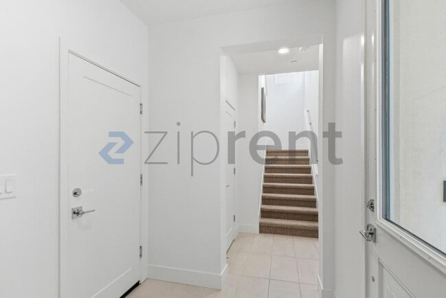 Building Photo - 37380 Watersail Way