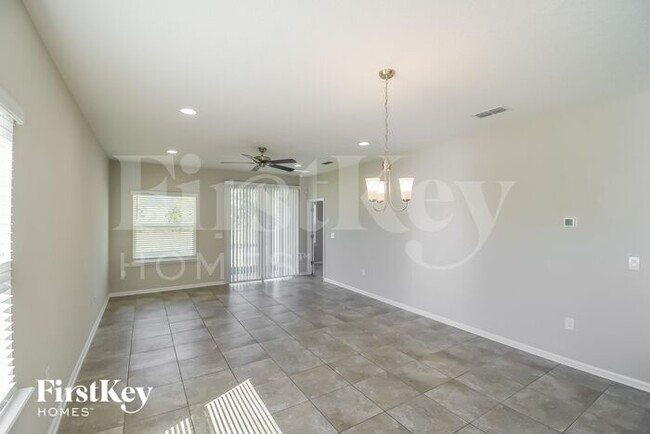 Foto del edificio - 4135 Green River Pl
