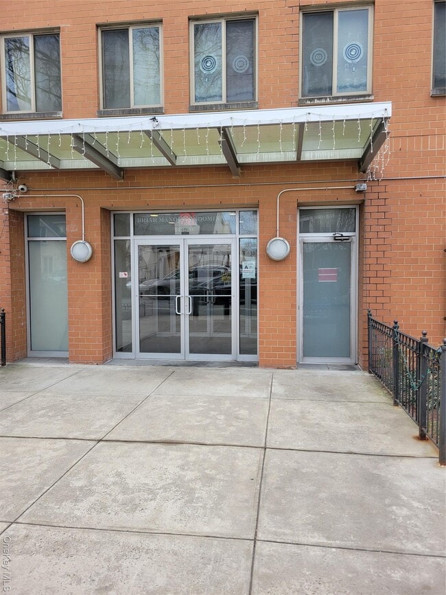 Foto del edificio - 143-20 Hoover Ave