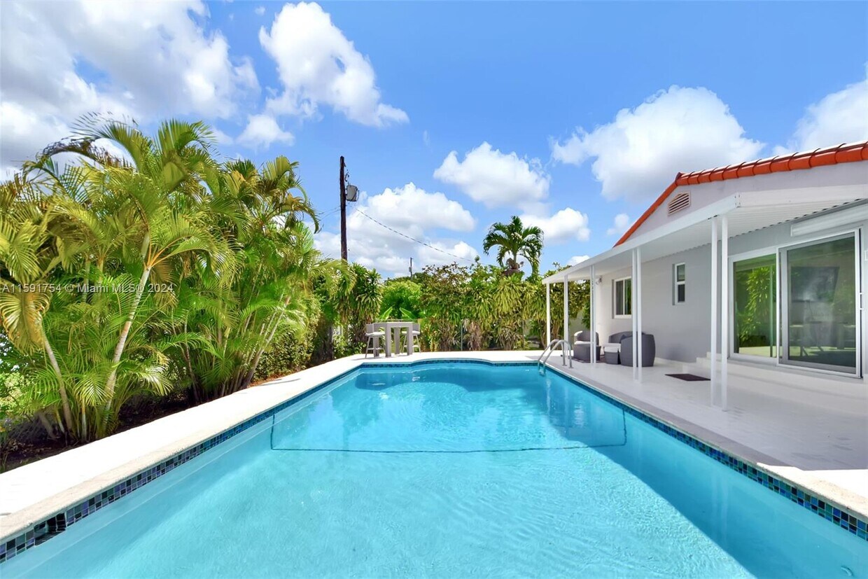 Foto principal - 2195 SW 25th Ter