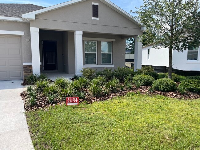 Building Photo - 2068 Rosewood Cir