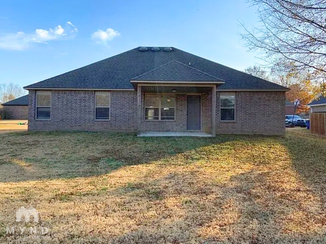 Building Photo - 113 Earnhardt Cir