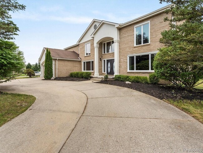 Building Photo - 6268 Timberwood N