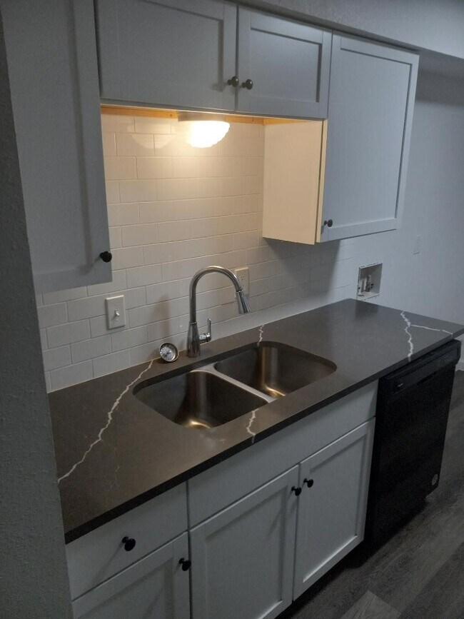 Building Photo - 2683 Gessner Rd