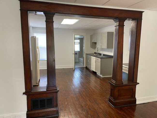 Building Photo - 1807 Holman St