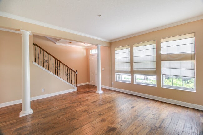 Photo - 1335 Meeting Pl House