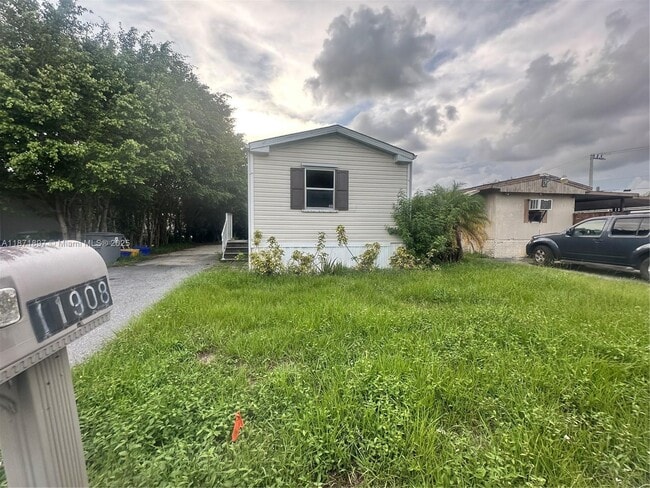 Building Photo - 11908 Cove Pl