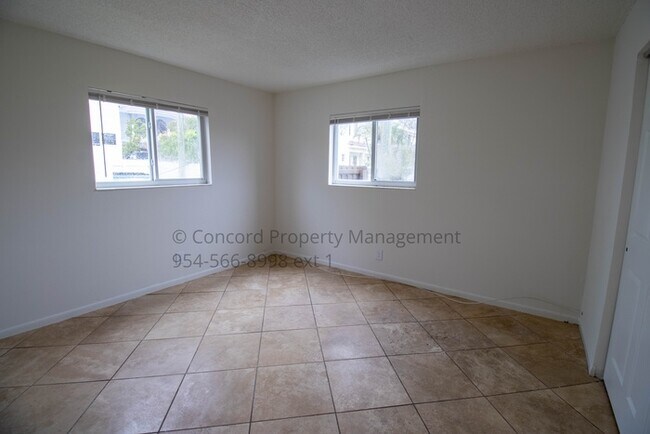 Building Photo - March Free Special- 1/1 with New Bathroom ...
