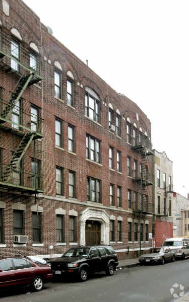 Primary Photo - 1212 Lincoln Pl