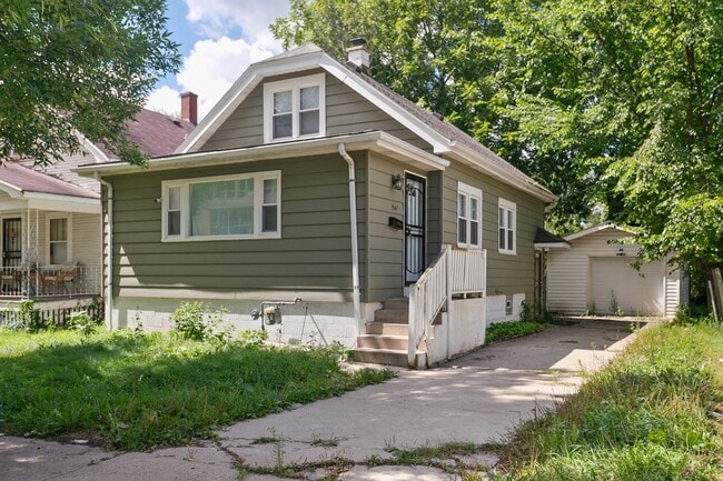 Building Photo - 5147 N 55th St