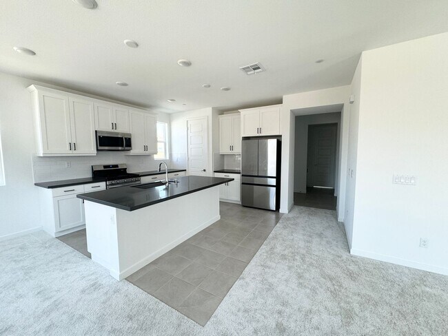Building Photo - AVAILABLE NOW!! 3 Bedroom / 2.5 Bath Home ...