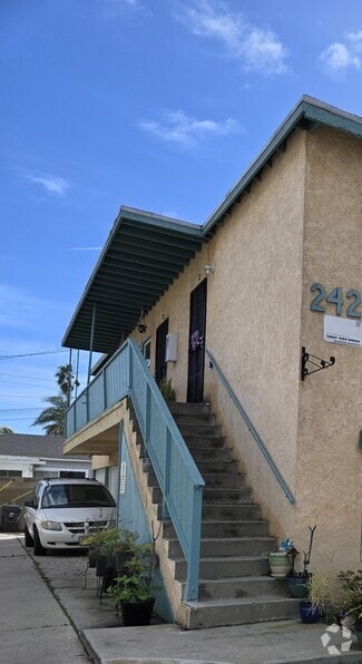 Building Photo - 242 Glendora Ave