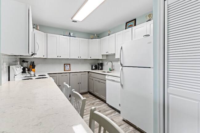 Foto del edificio - 14409 Lighthouse Ave