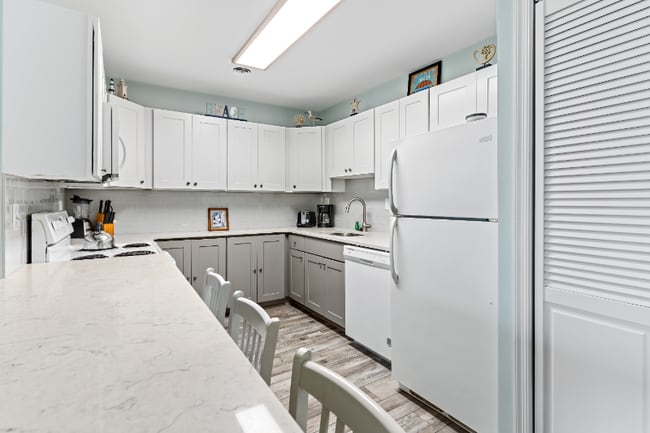 Building Photo - 14409 Lighthouse Ave