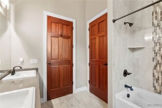 Building Photo - 9743 Cobblestone Dr