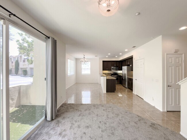 Foto del edificio - Beautiful South Temecula Townhome in the G...