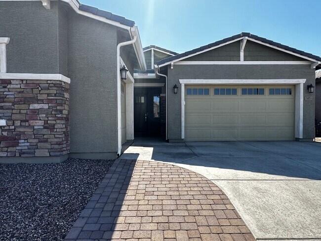 Foto del edificio - LIKE NEW GATED CHANDLER COMMUNITY 3 BEDROO...