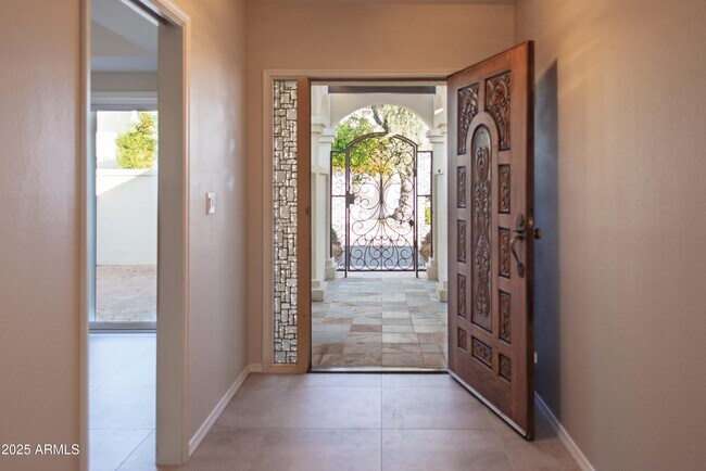 Foto del edificio - 6945 E Glenrosa Ave