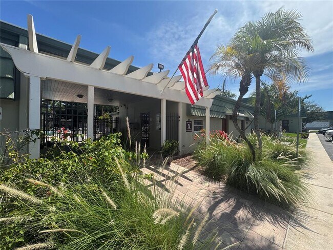 Foto del edificio - 1799 N Highland Ave