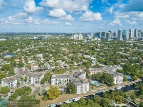 Building Photo - 1000 River Reach Dr