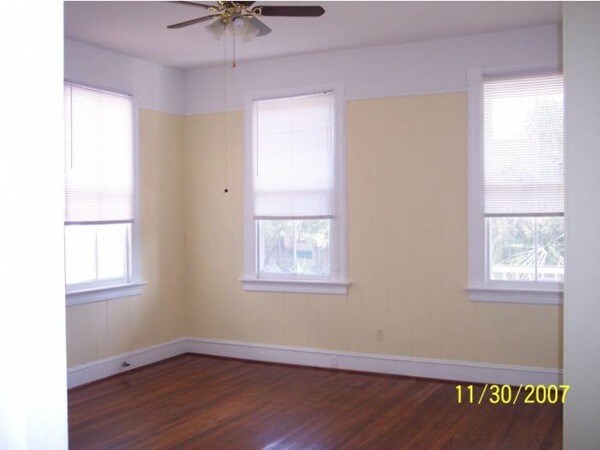 Building Photo - 322 Sumter St