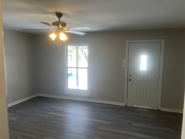 Foto del edificio - 3 Bed 1 Bath Home